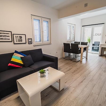 Downtown Park Apartments With Balcony Vodice Bagian luar foto