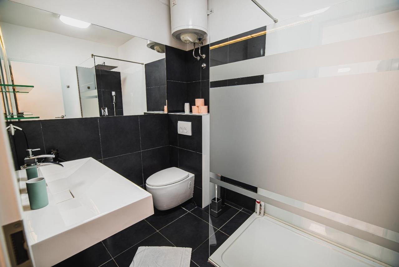 Downtown Park Apartments With Balcony Vodice Bagian luar foto