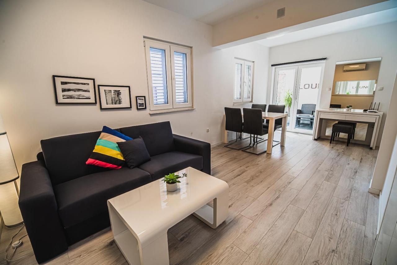 Downtown Park Apartments With Balcony Vodice Bagian luar foto
