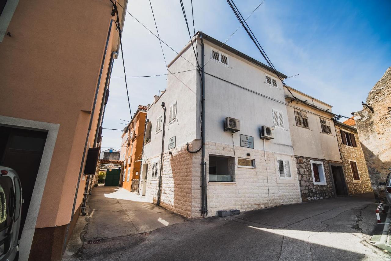 Downtown Park Apartments With Balcony Vodice Bagian luar foto