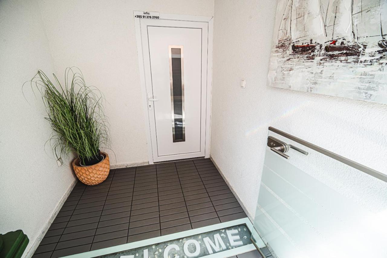 Downtown Park Apartments With Balcony Vodice Bagian luar foto