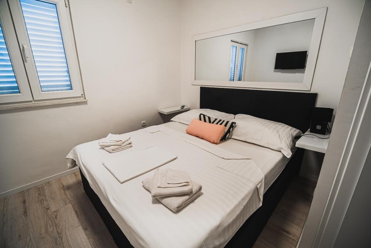 Downtown Park Apartments With Balcony Vodice Bagian luar foto