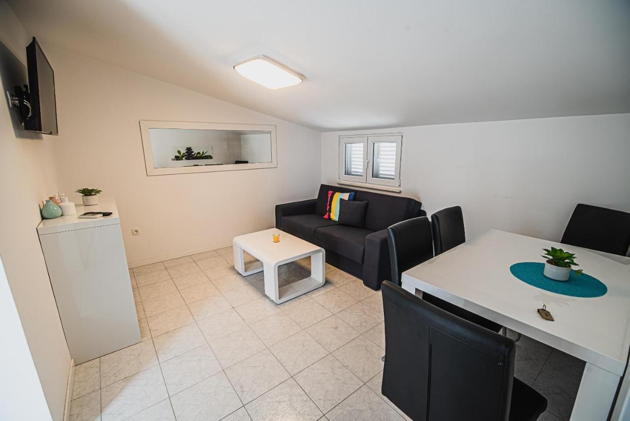 Downtown Park Apartments With Balcony Vodice Bagian luar foto