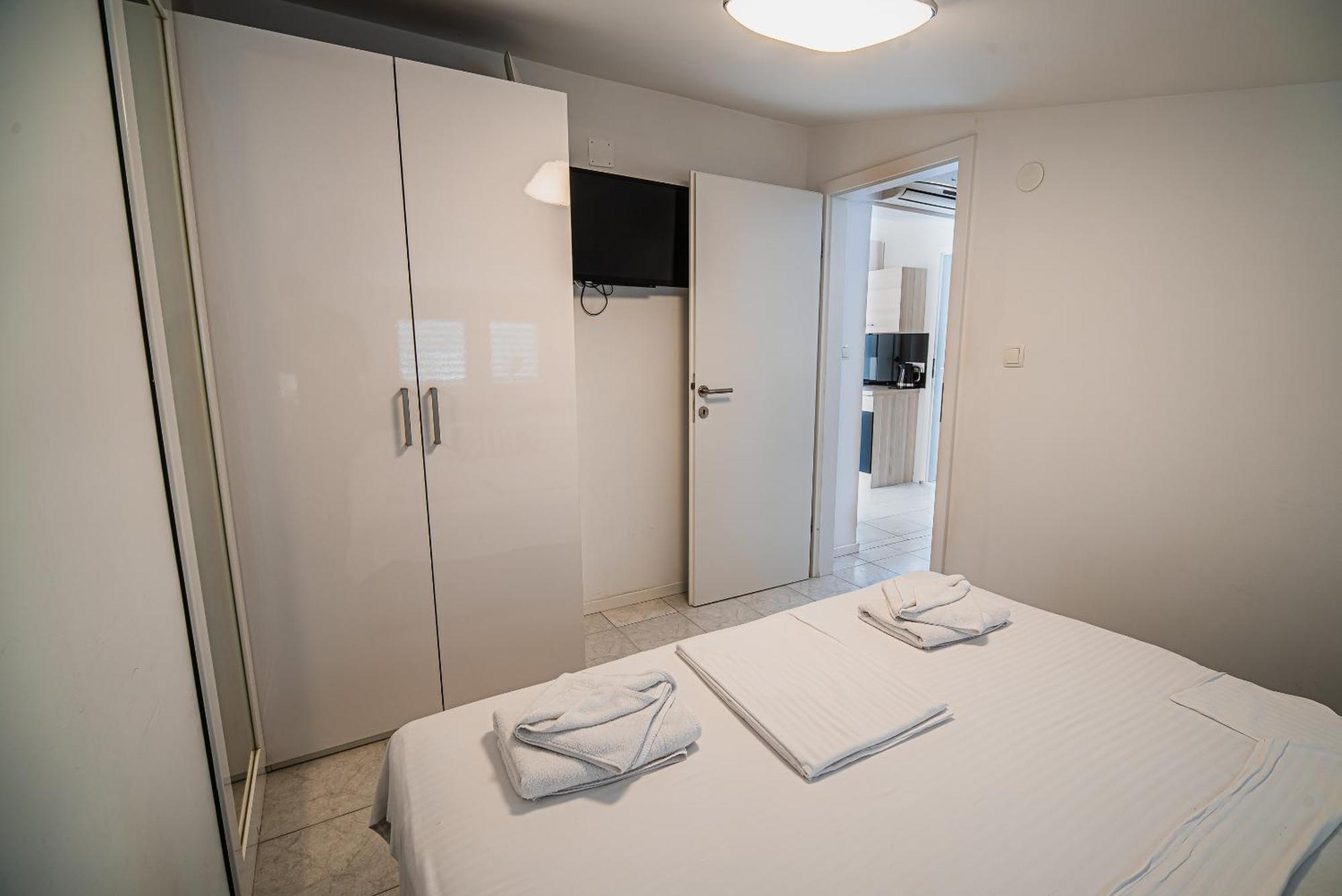 Downtown Park Apartments With Balcony Vodice Ruang foto