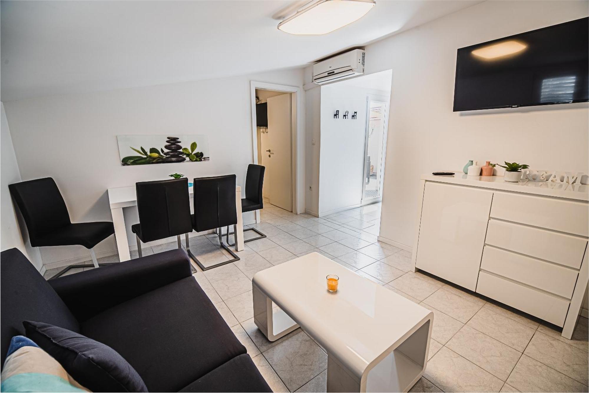 Downtown Park Apartments With Balcony Vodice Ruang foto