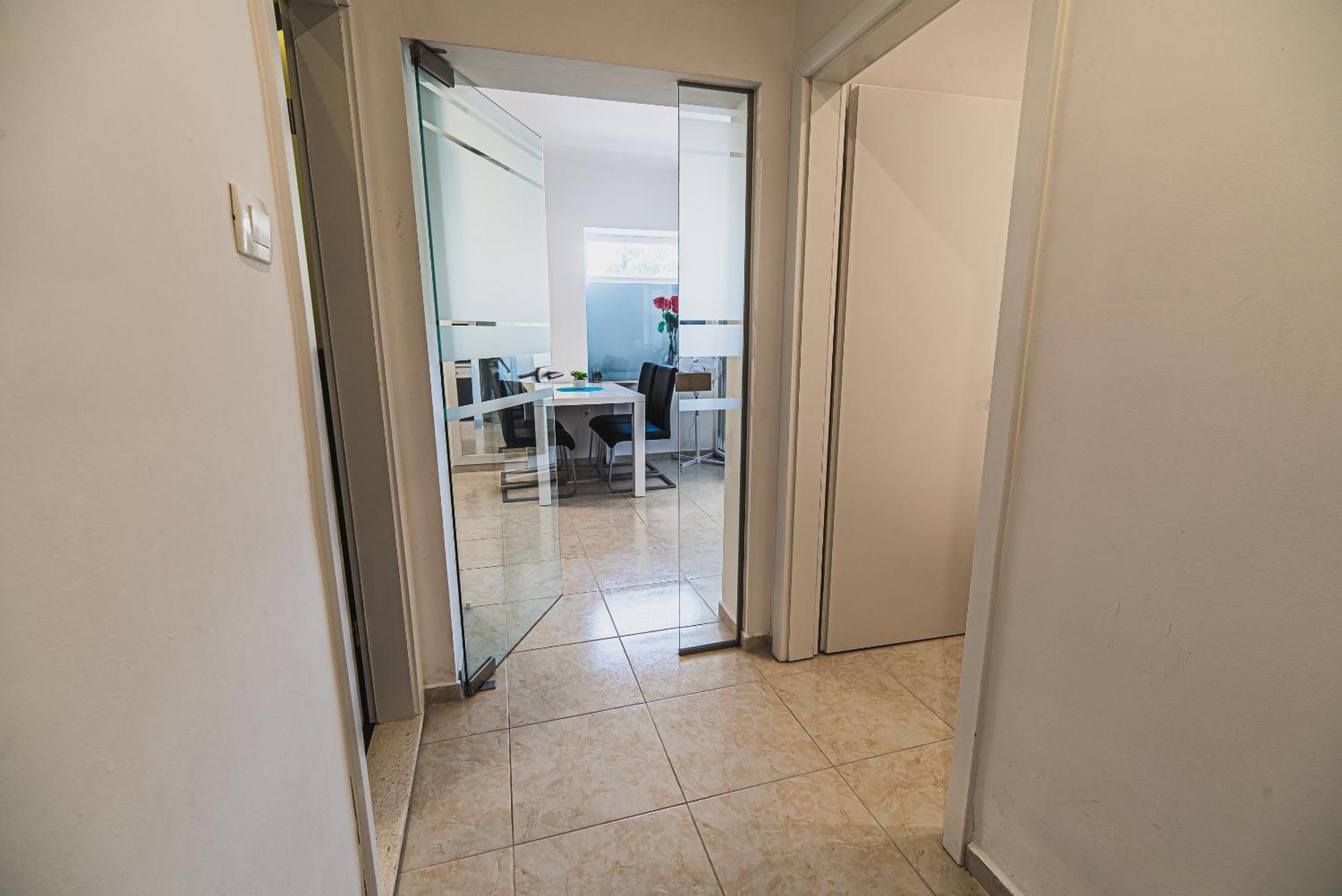 Downtown Park Apartments With Balcony Vodice Ruang foto