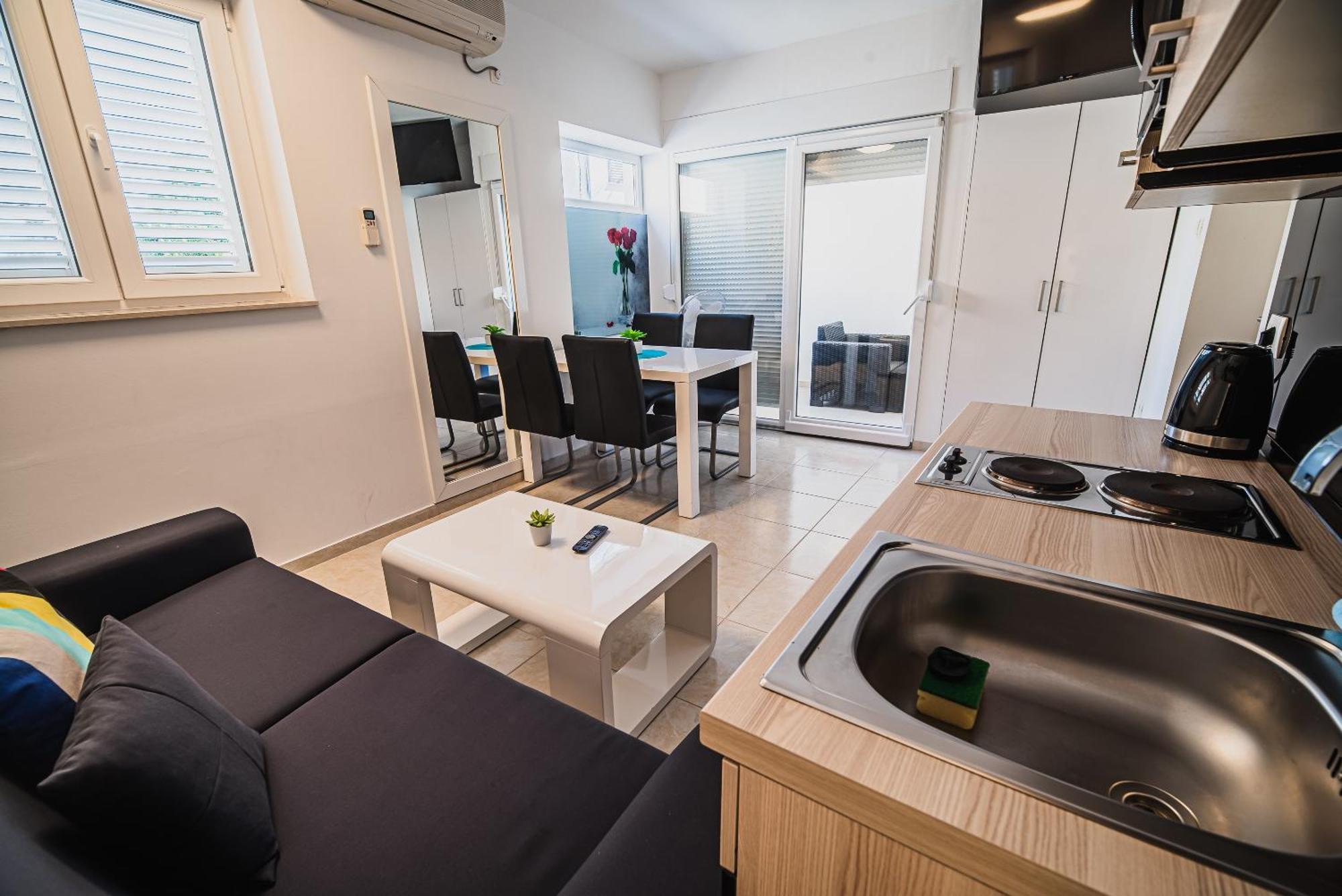 Downtown Park Apartments With Balcony Vodice Ruang foto