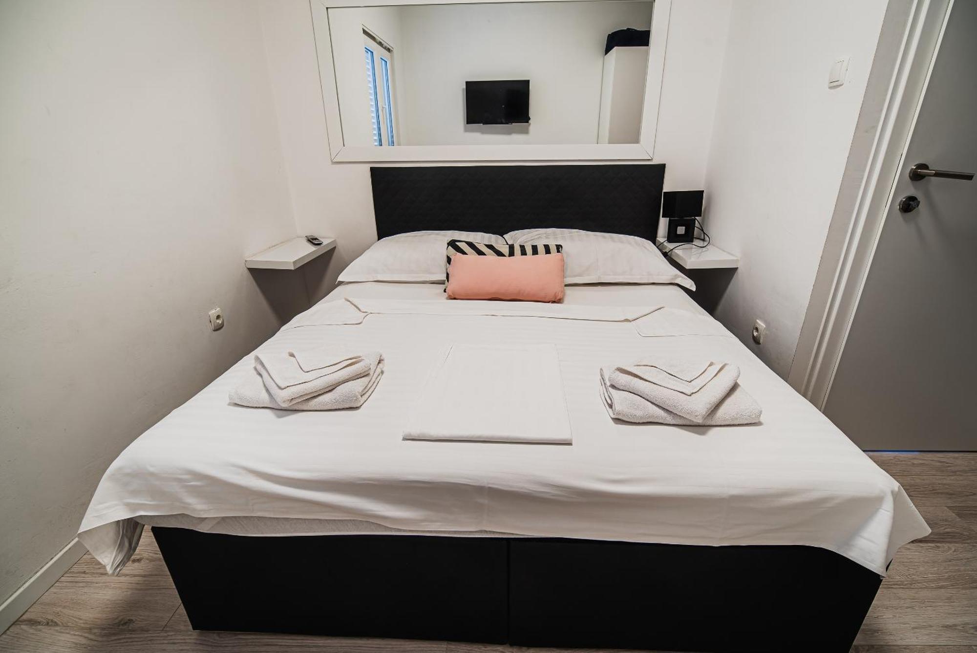 Downtown Park Apartments With Balcony Vodice Ruang foto