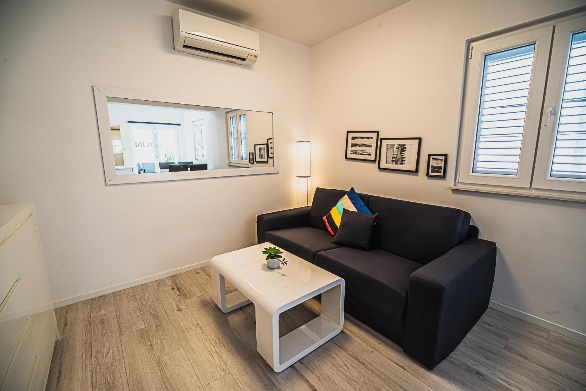 Downtown Park Apartments With Balcony Vodice Ruang foto