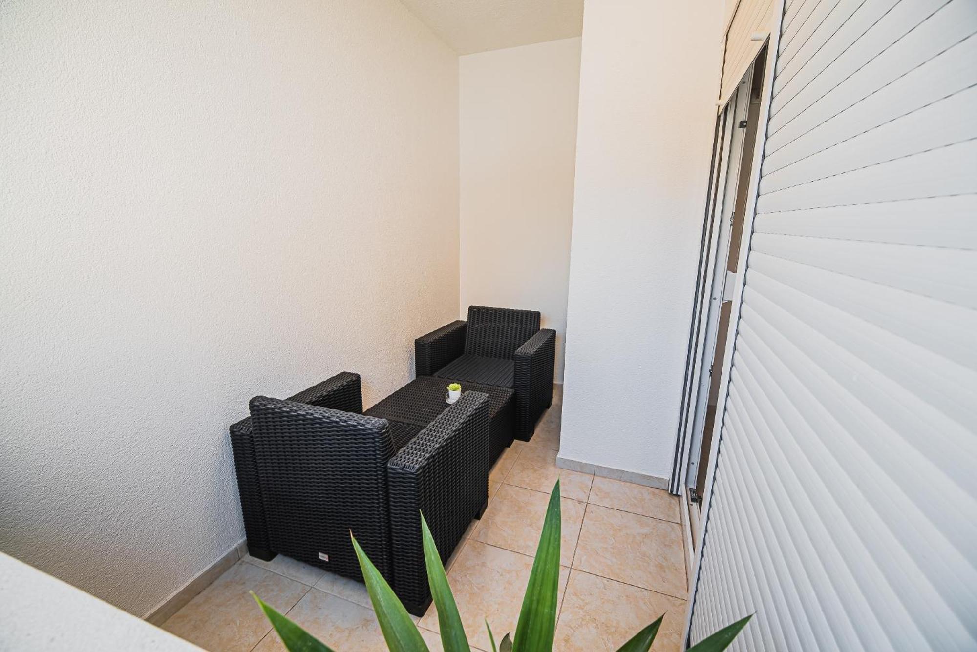 Downtown Park Apartments With Balcony Vodice Ruang foto