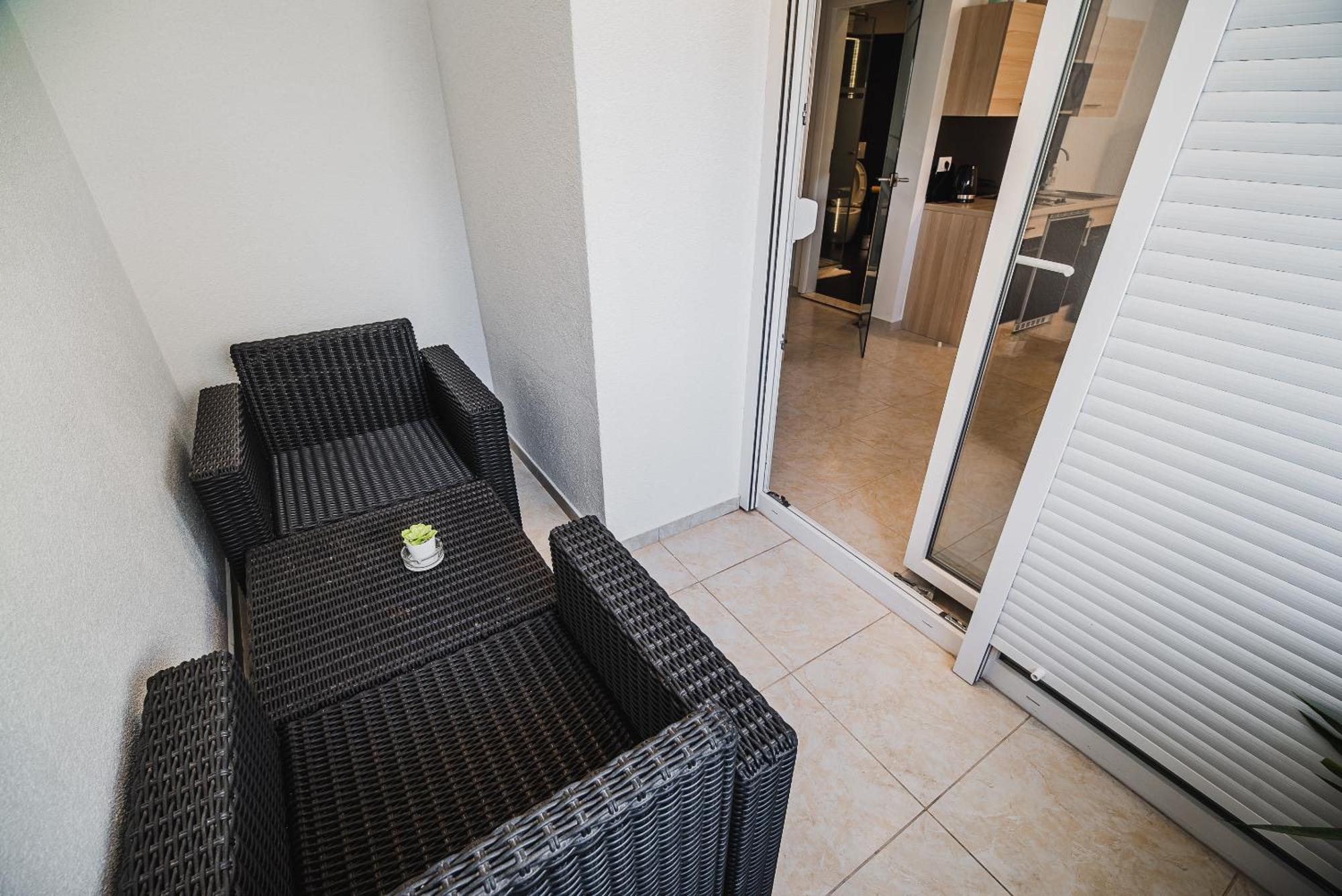 Downtown Park Apartments With Balcony Vodice Ruang foto