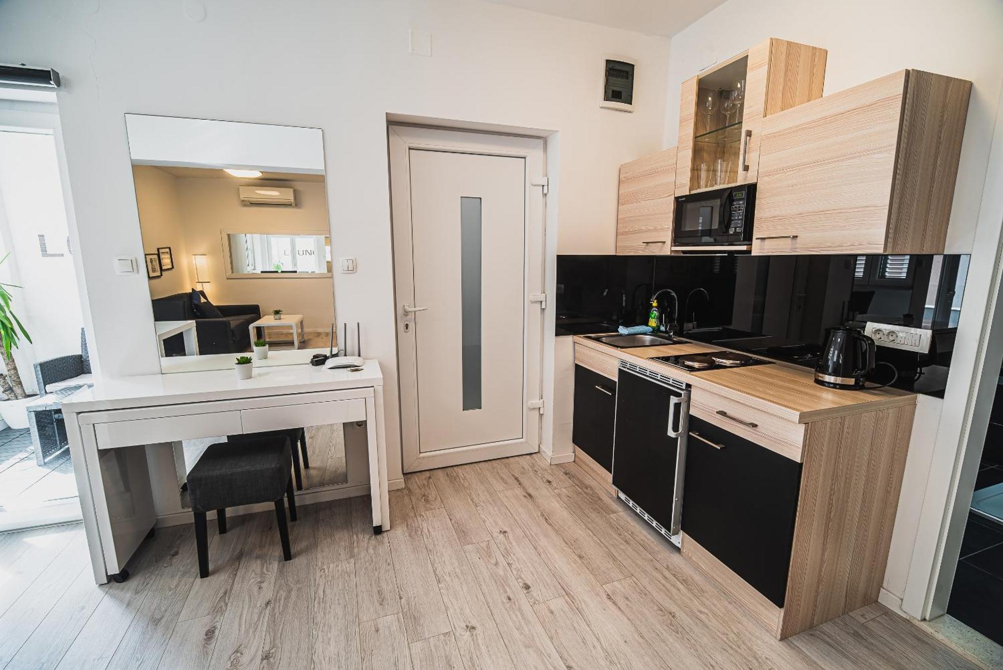 Downtown Park Apartments With Balcony Vodice Ruang foto