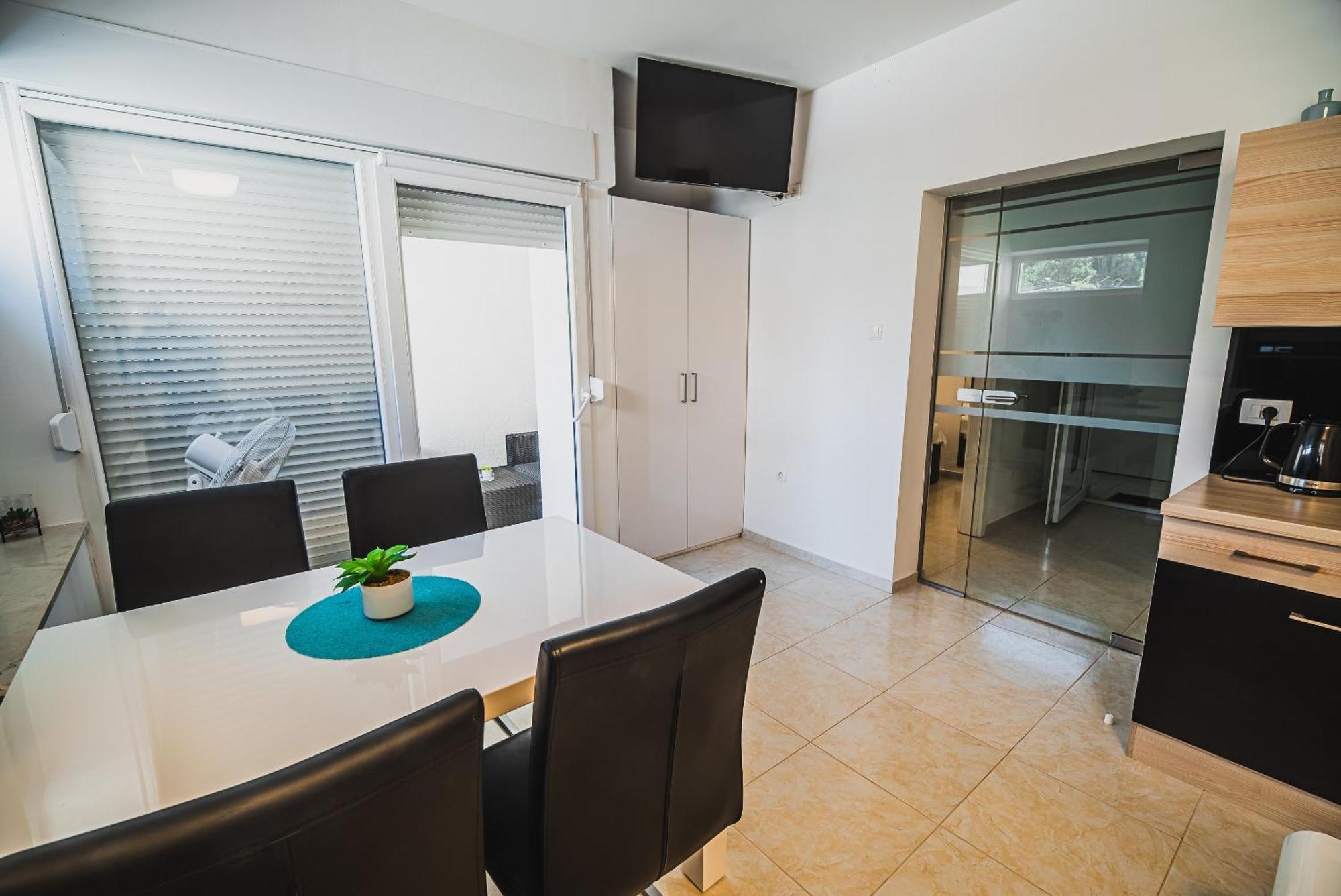 Downtown Park Apartments With Balcony Vodice Ruang foto