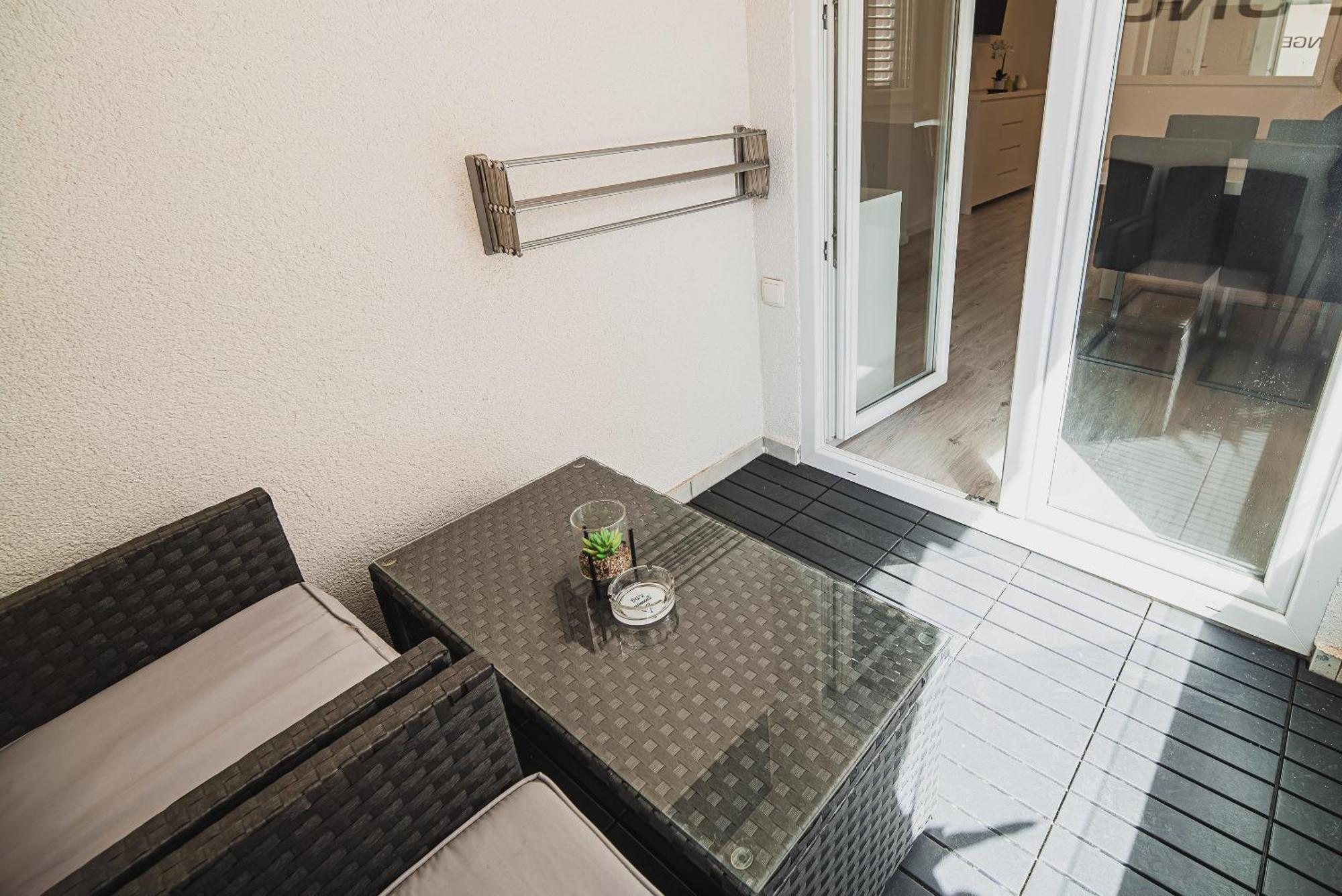 Downtown Park Apartments With Balcony Vodice Ruang foto