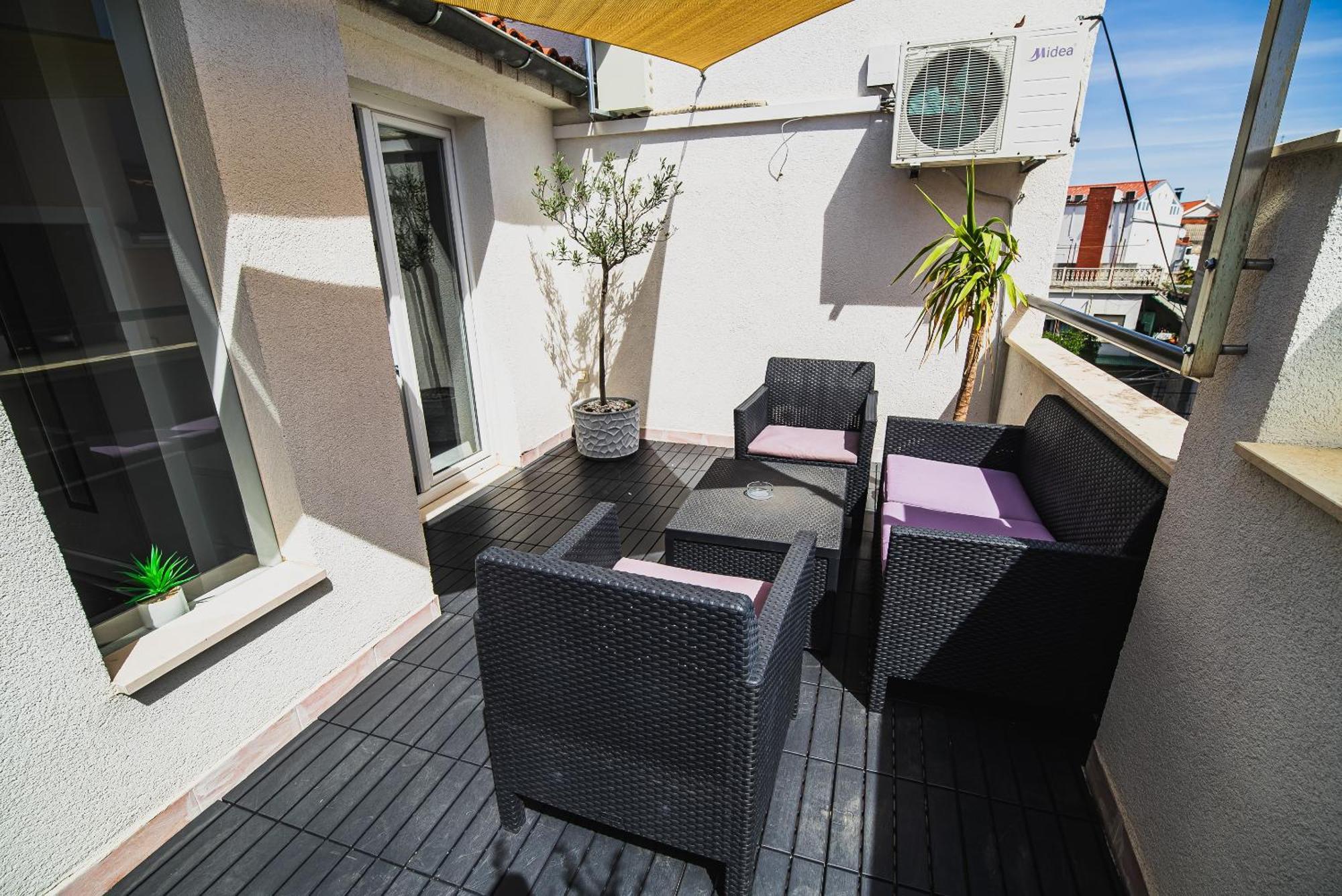 Downtown Park Apartments With Balcony Vodice Ruang foto